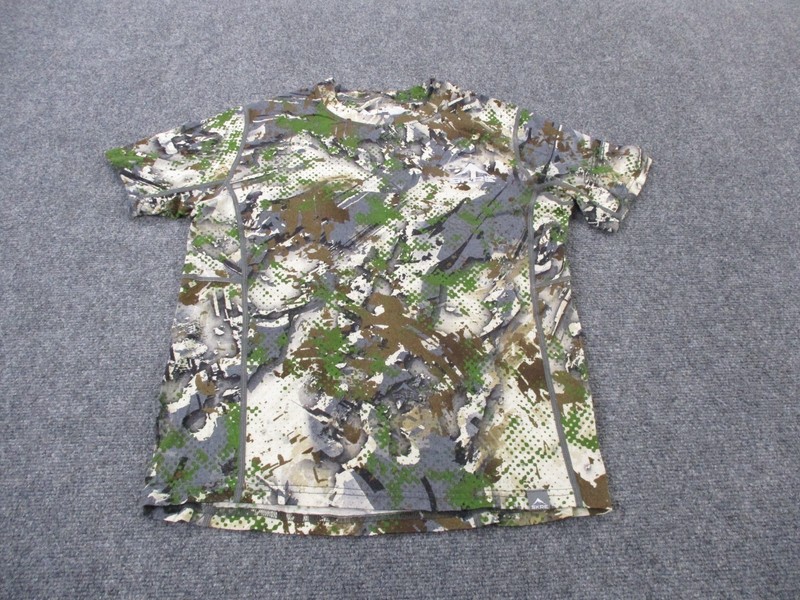 SKRE Shirt Mens M Camo Merino Wool Base Layer Hunting Outdoors Active Hiking