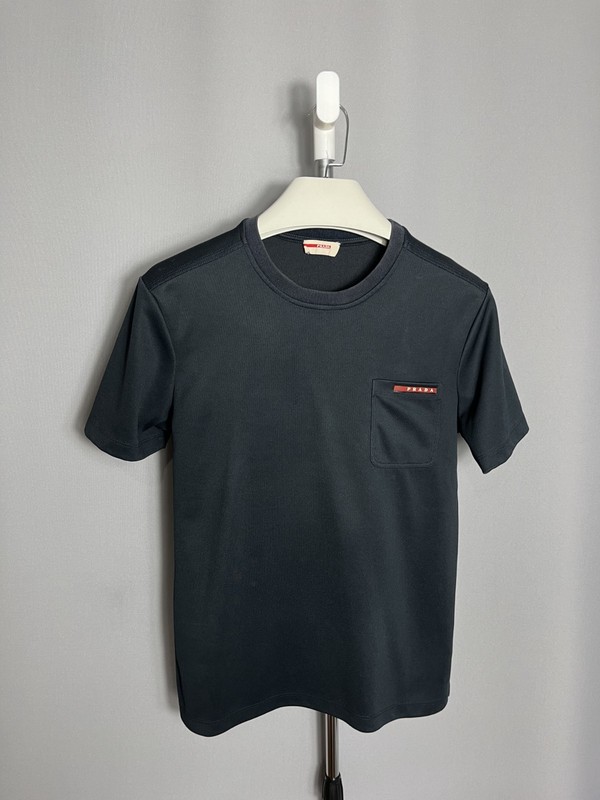 Prada mens t-shirt polyester navy 2010 pocket Sz S