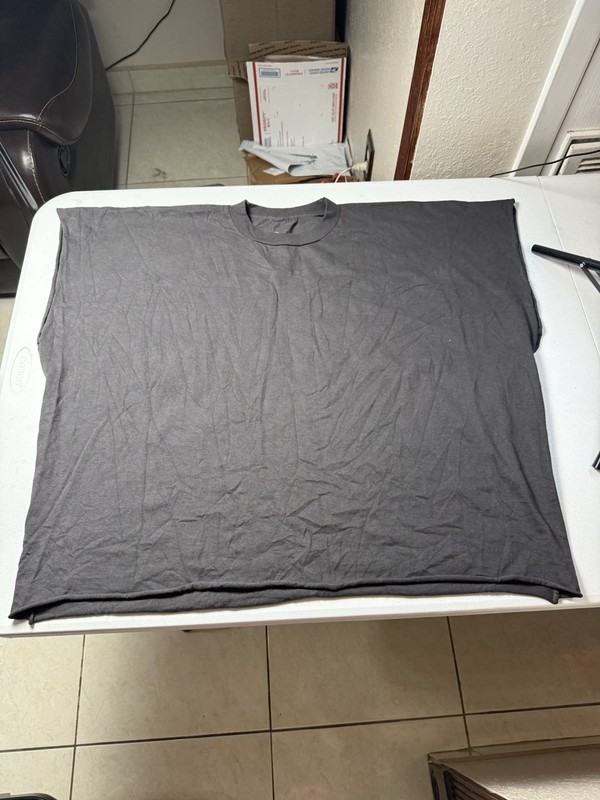 Yeezy YZY Vultures Kanye West One Oversized Box Tee Shirt Sz 2 Relaxed Fit