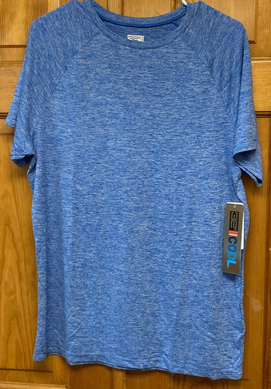 New With Tags 32 Degrees Cool Blue Eyes T-Shirt Crew Neck Short Sleeve Size M