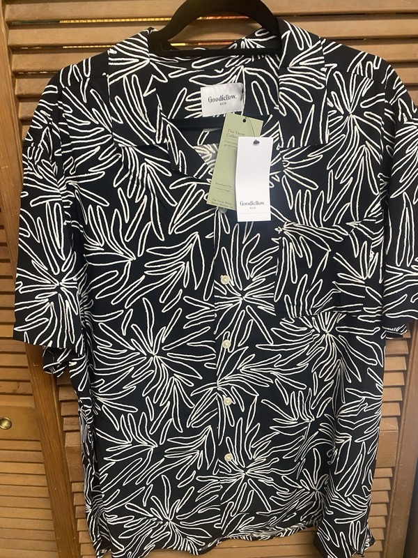Goodfellow & Co Standard Fit Short Sleeve Untucked Length Size XL Black Foliage