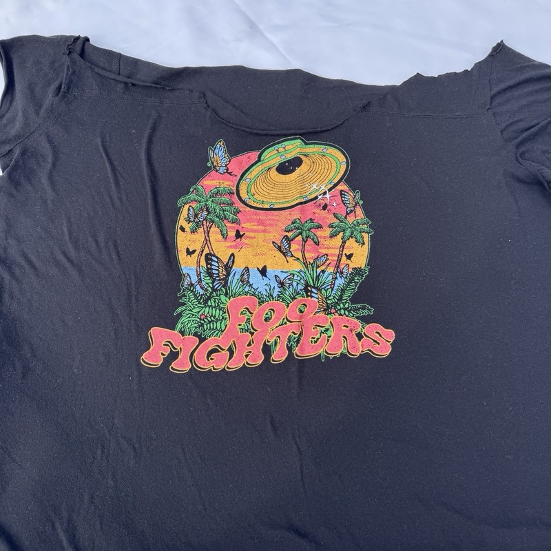 Foos Fighter Rolled Hem Graphic T Shirt in Black womens size L gallery