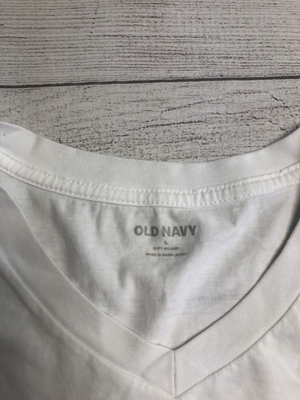 Old Navy Shirt Mens Medium White V-Neck Soft-Washed Short Sleeve Basic Casual gallery