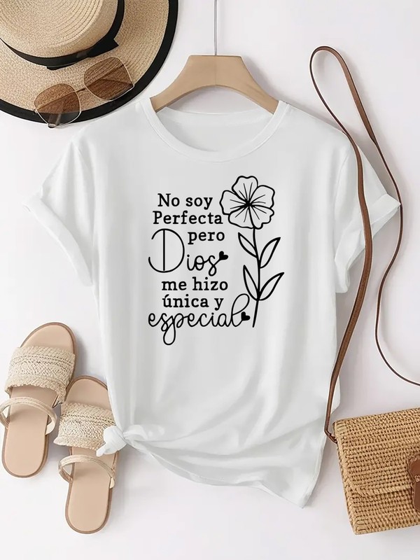 The Print Pattern on The Pink T-Shirt Includes The Text No Soy Perfecta Pero D