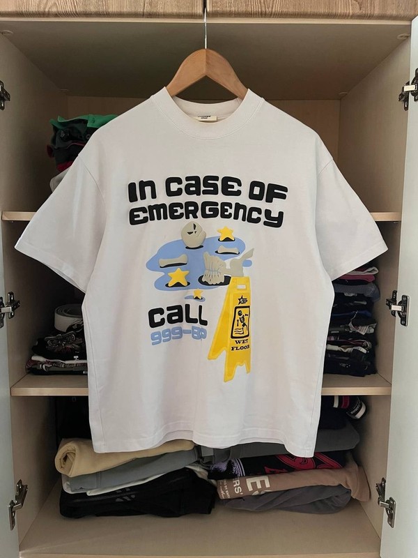 Broken Planet In Case Of Emergency Tee Y2k Mens Size Small