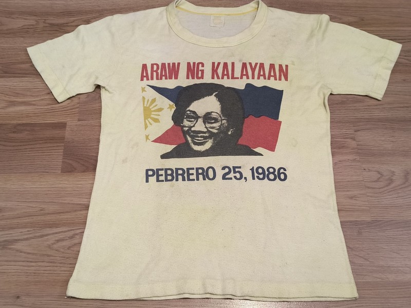 Vintage 1986 Corazon Aquino t shirt XS thrashed Philippines Pinoy 80s distressed