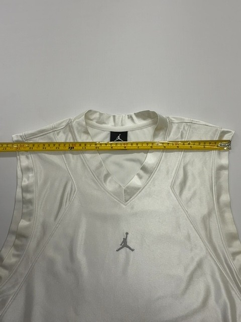 Jordan Boys White Logo Tank Top Large Kids M Regular Fit V-Neck gallery