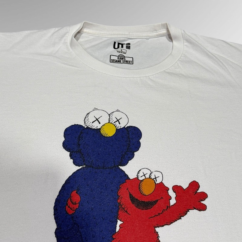 Uniqlo x KAWS x Sesame Street Elmo Tee gallery