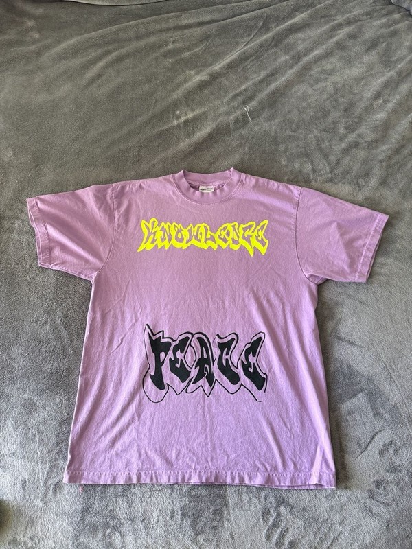Shaka Wear ‘Knowledge’ and ‘Peace’ Graphic T-Shirt in Lavender