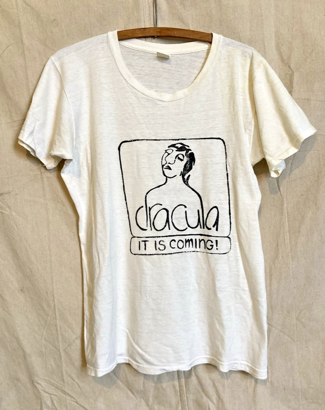 Vtg 1980s DRACULA IT IS COMING! New Orleans Theater Crew Horror T Shirt L