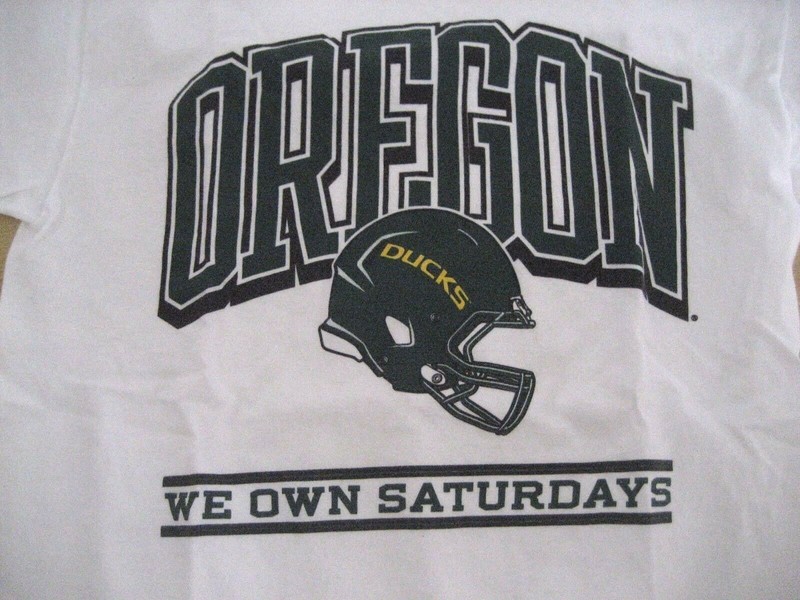 Mens Sz S 34-36 RUSSELL White U of O OREGON DUCKS Tee T-Shirt WE OWN SATURDAYS