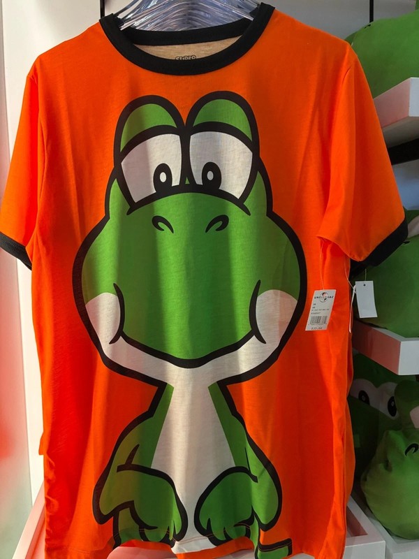 Universal Studios Super Nintendo World Yoshi Shirt NWT