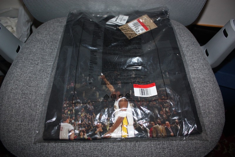 Brand New Nike Kobe Bryant Max90 81 Points Black Tee Large IO1150-010 IN HAND
