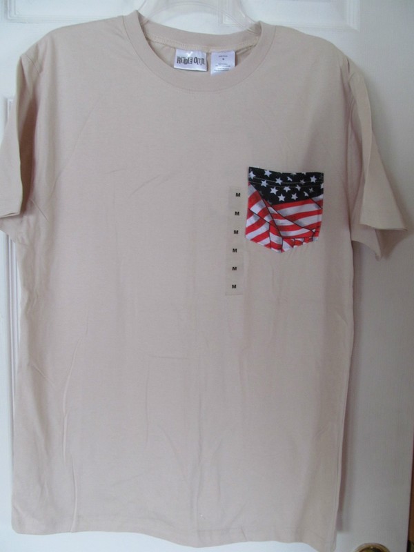 NWT Men’s Ryde Out Tan short sleeved Graphic T-Shirt w/ flag print pocket Size M