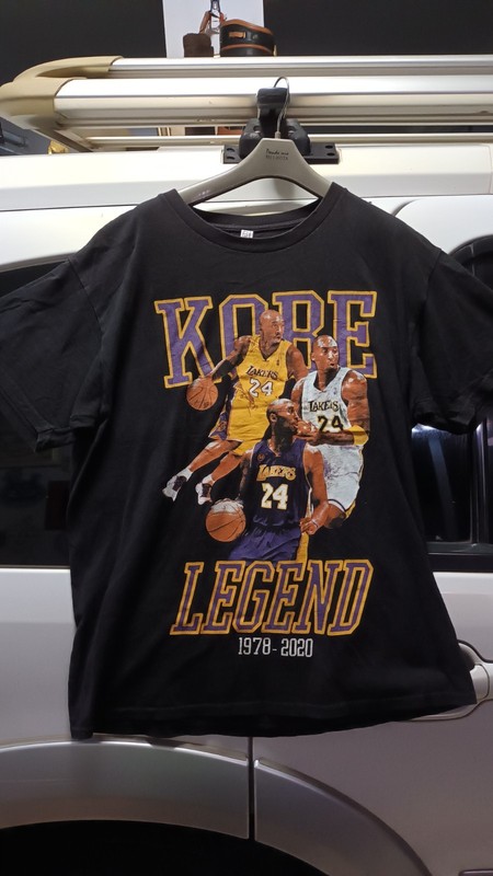 Kobe Bryant #24 Los Angeles Laker Legend Black Graphic T-Shirt Men Size L