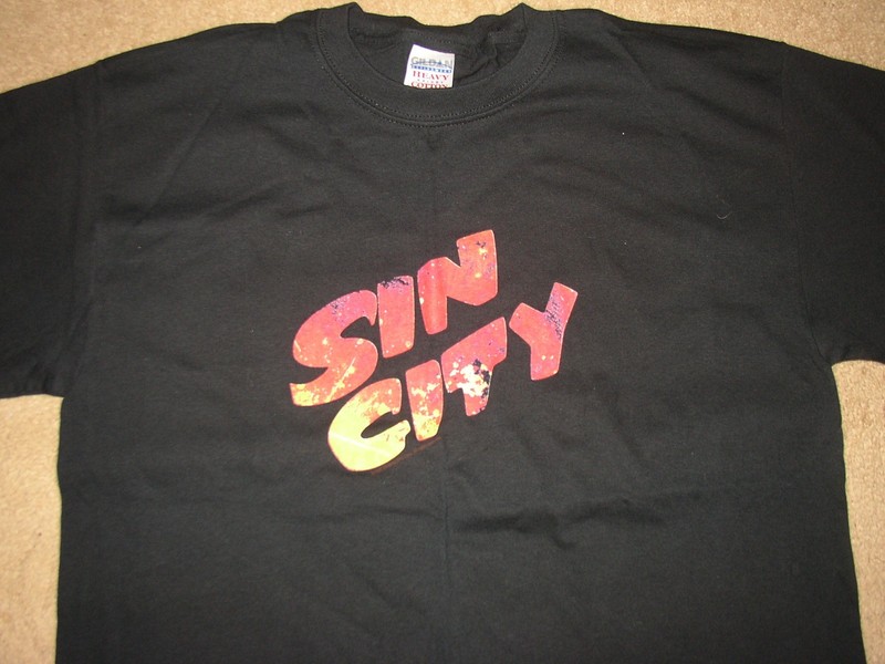 Vintage Y2K SIN CITY Movie T- Shirt Men LG New Old Stock