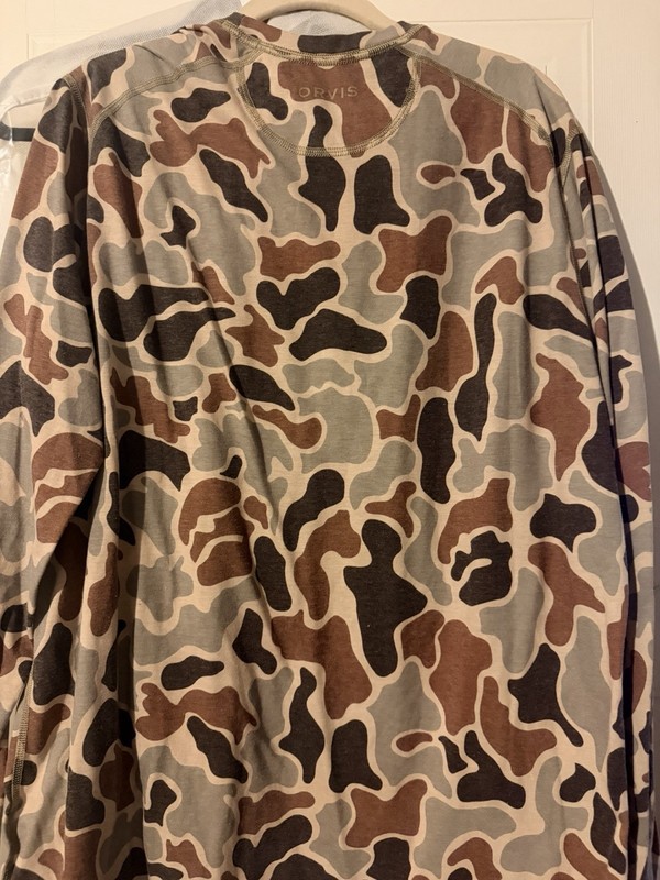 Orvis Men’s Long Sleeve Crew Neck Camo Logo Knit T-Shirt Size L Regular gallery