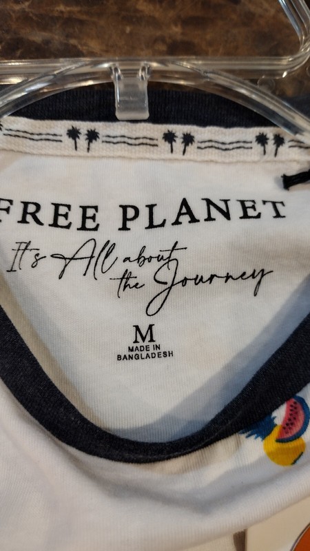 Free plant NWT Eco Friendly Men's Shirt Size Medium gallery