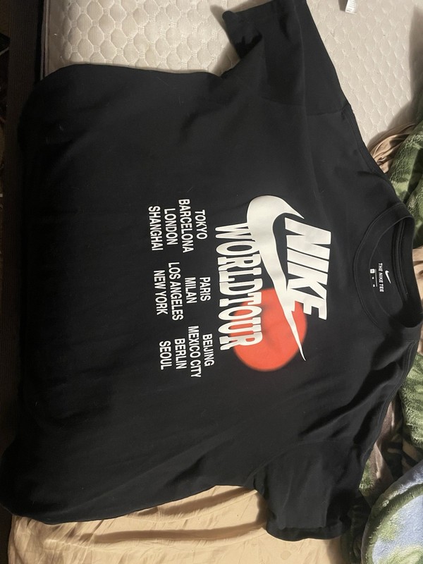 Nike Shirt Mens XL Black Sportswear World Tour Swoosh Graphic Beaverton Oregon