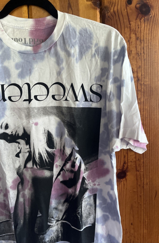 AUTHENTIC Ariana Grande 2019 Sweetener Tour NEW YORK SHOW Merch TIE DYE T-Shirt gallery