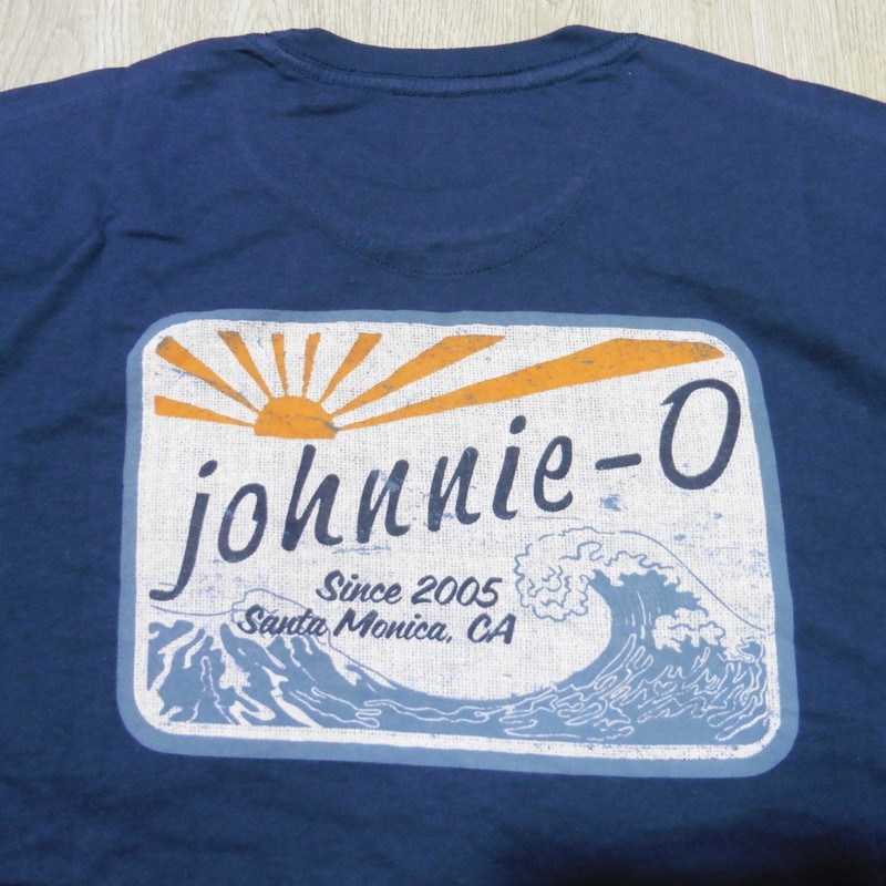 JOHNNIE O Mens M MEDIUM T SHIRT KAHUNA WAVE SHORT SLEEVE NAVY BLUE GOLF TEE