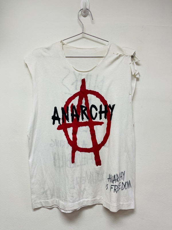 Vintage Anarchy T Shirt 1980s 80s Punk Dead Kennedys The Clash THRASHED VTG SZ L