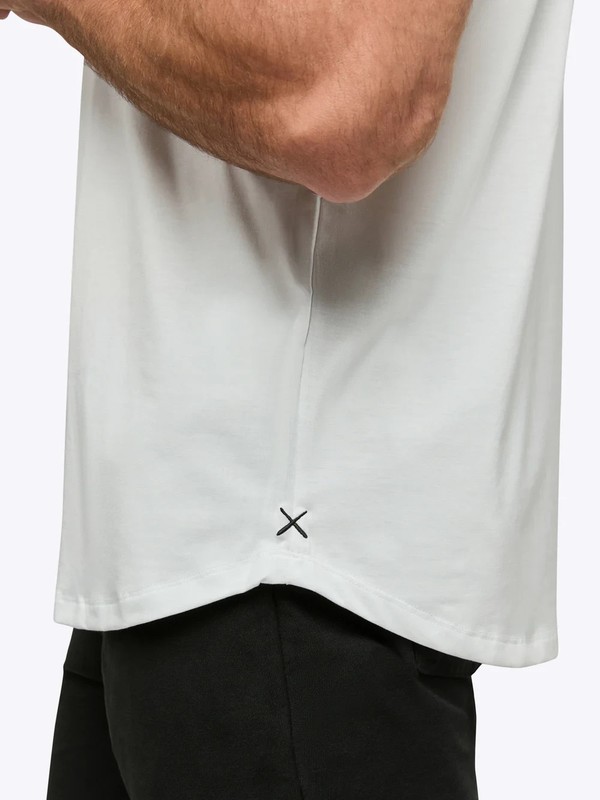 NWT Cuts Clothing Always On (AO) Curve Hem Tee Signature Fit White Men's XL gallery