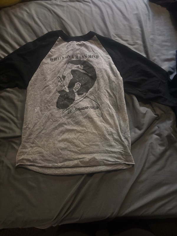 Vintage ‘What’s On A Man’s Mind’ Dr. Sigmund Freud Graphic Raglan Baseball Tee S