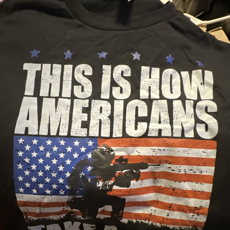 Gildan DryBlend Men’s 2XL Regular Black Crew Neck Short Sleeve Flag Graphic Tee