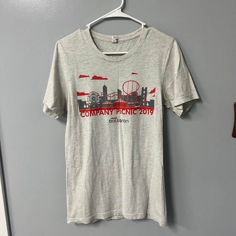 Bella Canvas Simona Boltaron Company Picnic 2019 Graphic T-Shirt Gray Mens Small