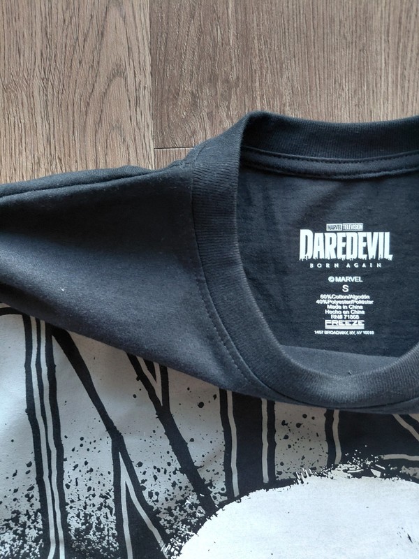 Marvel "The Punisher" Graphic T-Shirt | Uncommon Huge Y2K Print Men's Small gallery