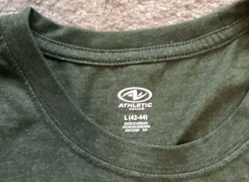 Athletic Works Men's L Regular Green Solid Crew Neck Pocket Short Sleeve Tee gallery