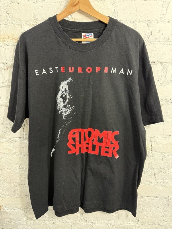 Hanes Heavyweight 50/50 Atomic Shelter Graphic Print Men’s XL Black Crew Tee