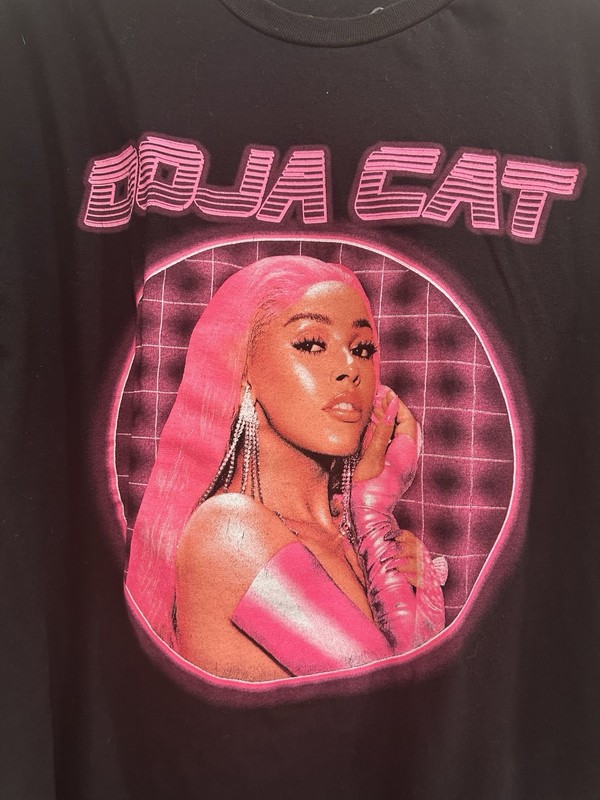 Doja Cat Black/Pink Graphic Logo Tee, Cotton Knit Crew Neck, XL Regular Fit gallery
