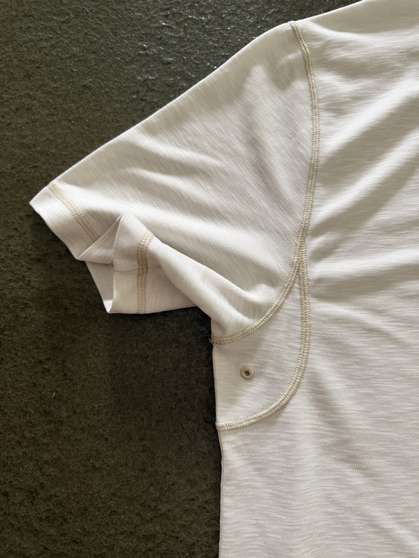 Tommy Bahama Men's Off White/Beige Crew Neck Short Sleeve Logo Tee Cotton Knit L gallery