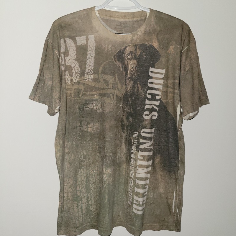 Artisans Apparel Ducks Unlimited Short Sleeve T-Shirt Men’s Size Large Camo Dog