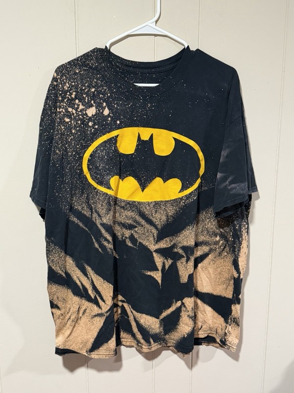 DC Men’s Batman Shirt Bleach Design 2XL Black Yellow Batman Logo Tie Dye Nerdy