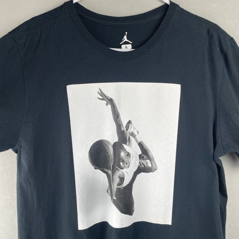Jordan Sportswear Flight Heritage Graphic T Shirt Black Air MJ Iconic Jumpman L gallery
