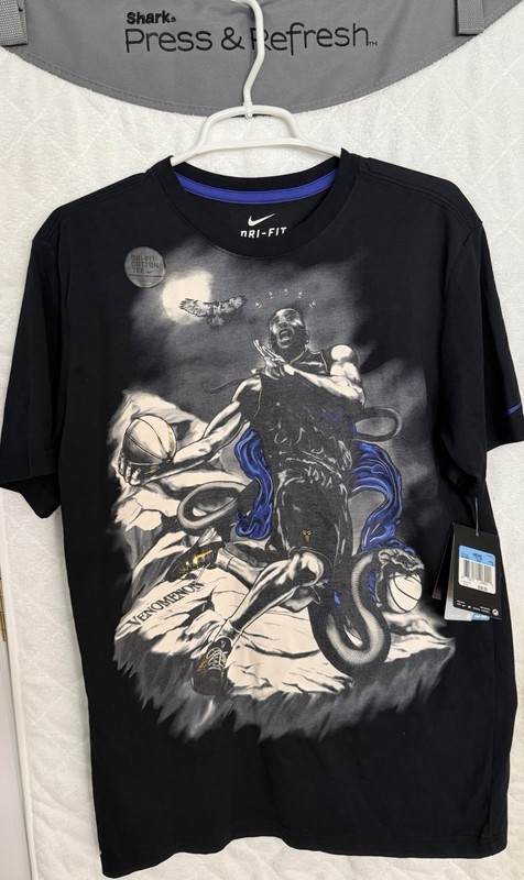 Rare Nike Kobe Bryant VENOMENON Dri-Fit Shirt Size Medium Brand New With Tags