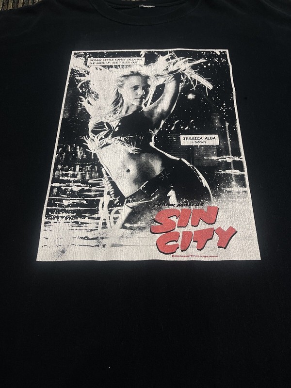 Vintage 2000 Y2K Sin City Movie 2XL Tee Jessica Alba Nancy Off Centered gallery