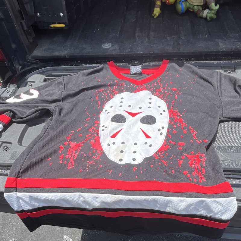 Friday the 13th Jason Voorhees 13 Jersey V-Neck T-Shirt Polyester M Black/Red