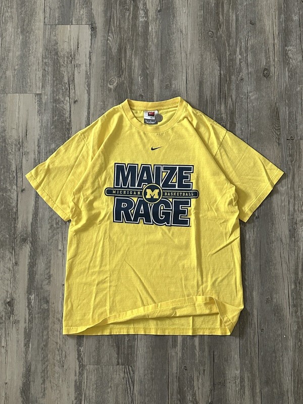Vintage 2000s NCAA Nike Team Michigan University Basketball Tee Sz M VTG RARE