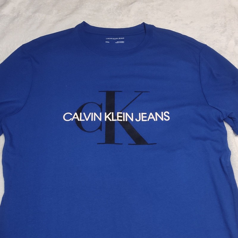 Calvin Klein Jeans Men’s Blue Graphic Logo Crew Neck T-Shirt, Size S
