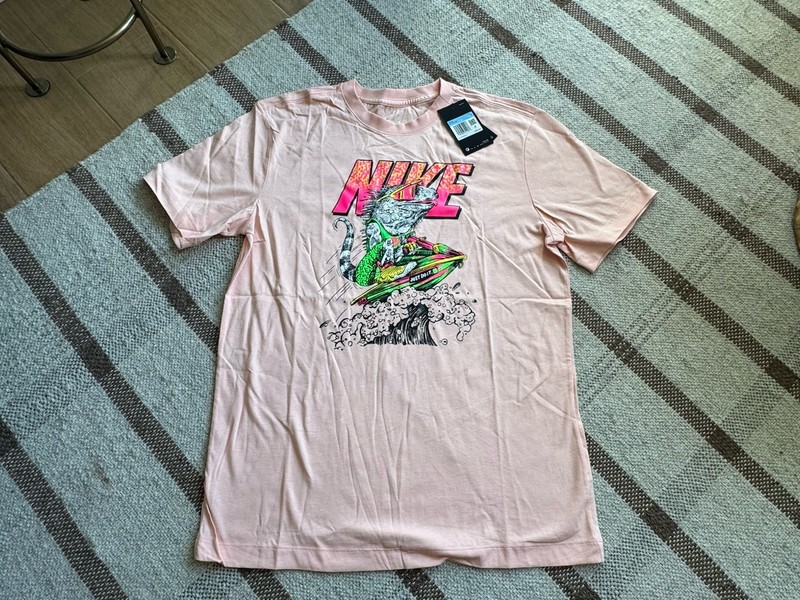 Nike Jet Ski T Shirt Men’s Medium New Peach Pink Iguana Standard Fit
