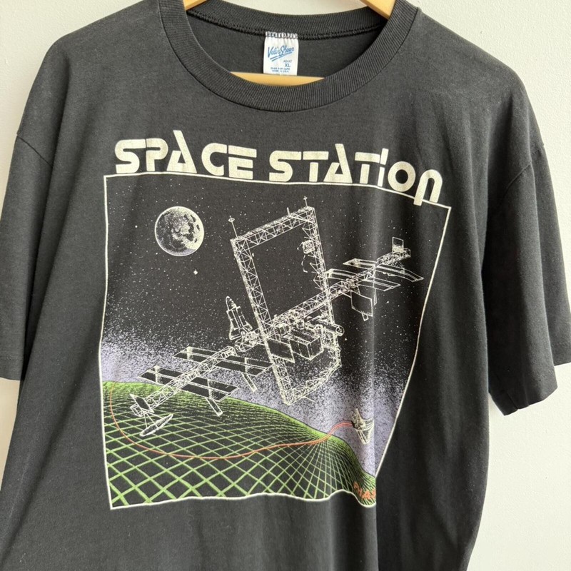 1980s Space Station graphic tee (0310) gallery