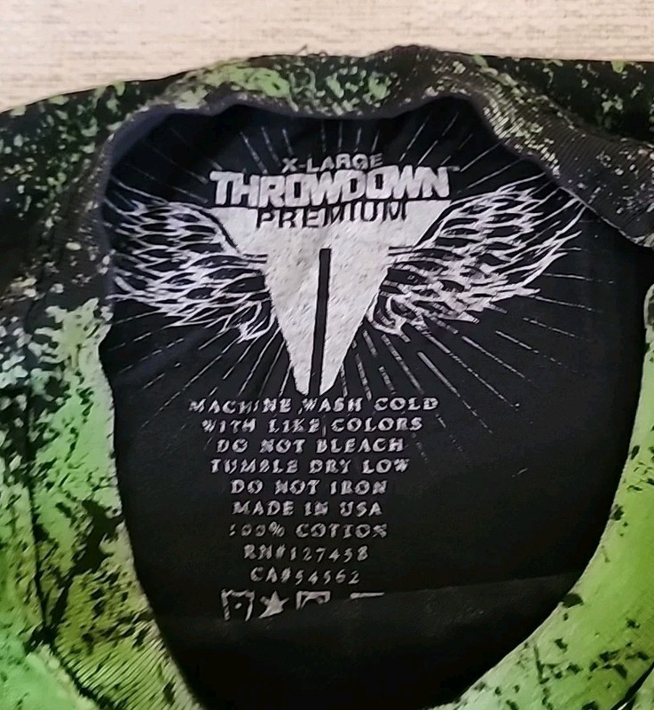 Throwdown Premium Graphic T Shirt XL Black LIghtweight gallery