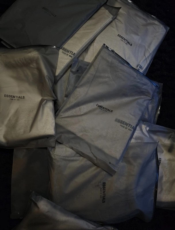 Fear of God Essentials T-Shirt SS22 Light Oatmeal - 100% Authentic Brand New gallery