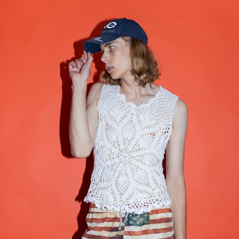 Vintage Y2K lovely flower crochet tank top in pure white