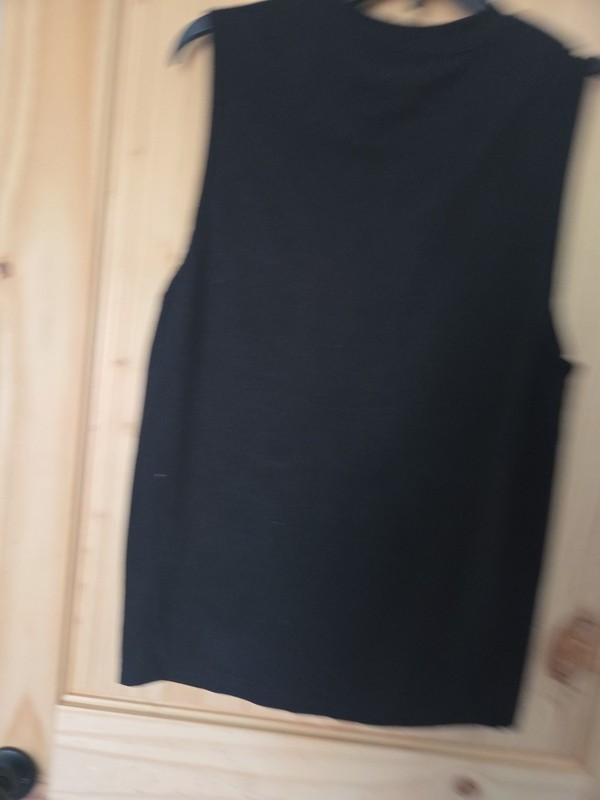 Mens T-Shirt SOLID BLACK SLEEVELESS MUSCLE TEE Size S 34-36 gallery