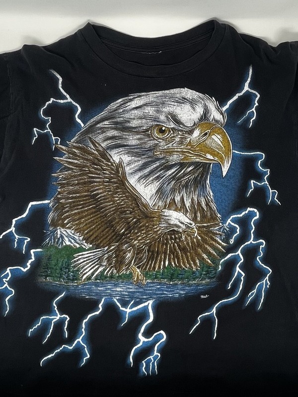Vintage 1990s American Thunder Bald Eagle Flying T Shirt (XL)